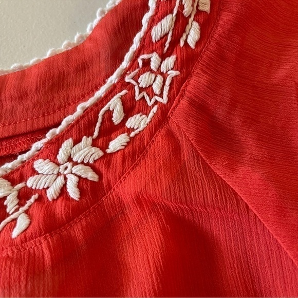 Gianni Bini flutter sleeve embroidered sheer flowy blouse size small - Picture 8 of 11